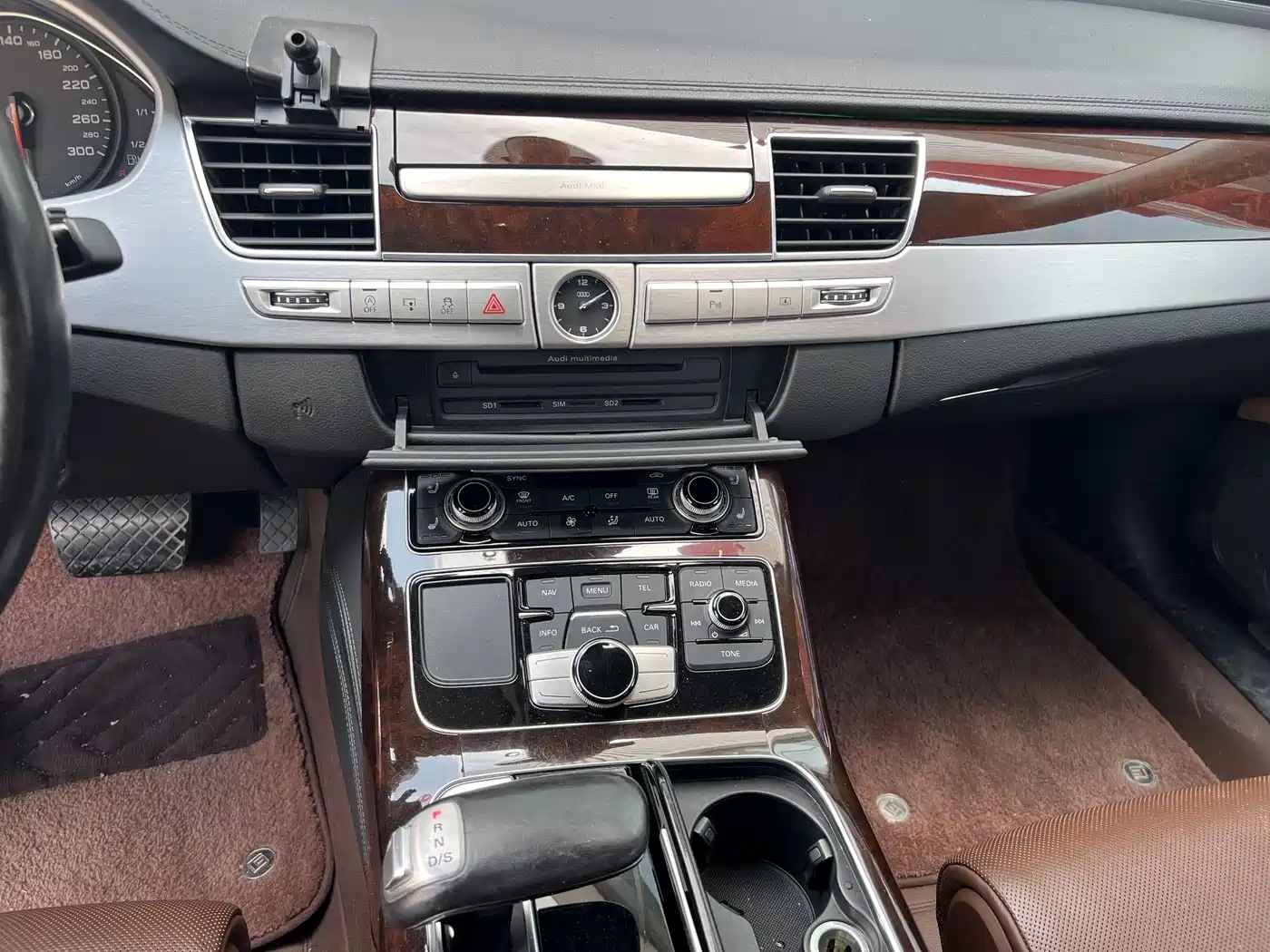 Audi A8 2017 A8L 45 TFSI quattro Luxury фото 16