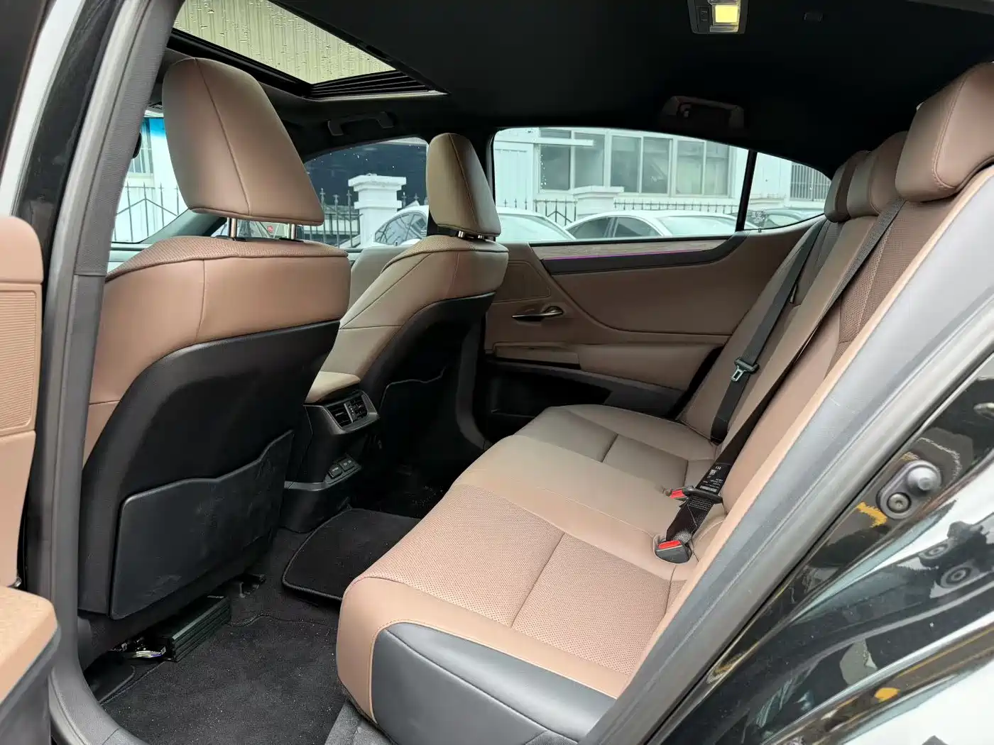 Lexus ES 2026 2025 200 Ultimate Edition