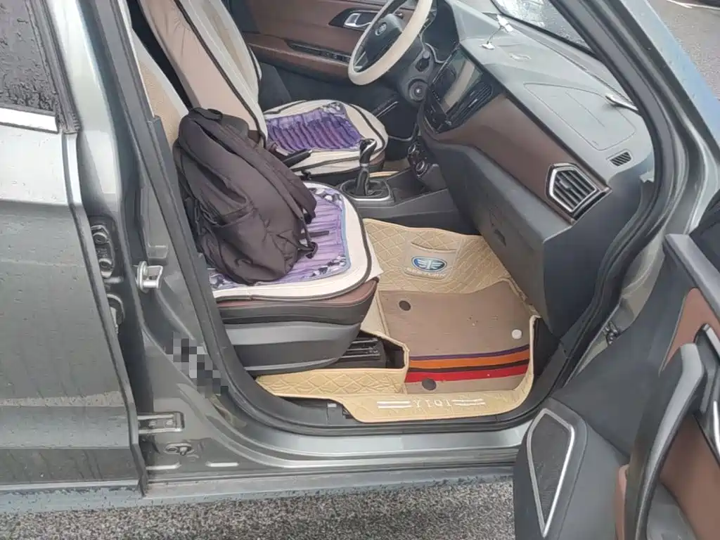 FAW Senya R7 2016 2016 1.6L Manual Comfort