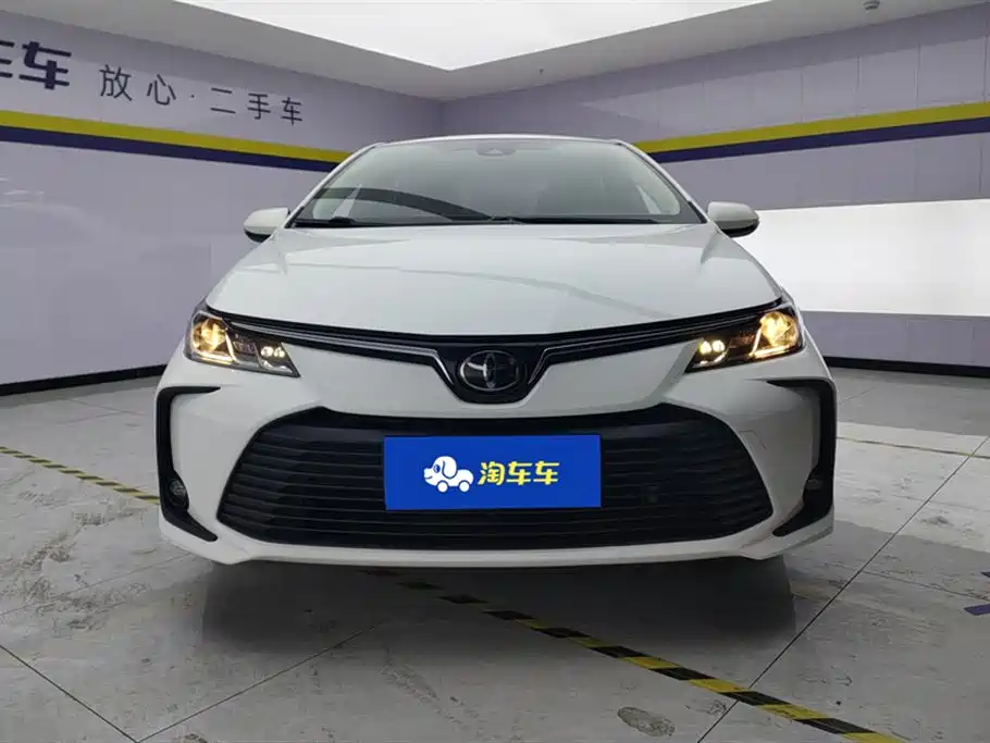 Toyota Corolla 2019 1.2T S-CVT GL Pioneer Edition фото 2