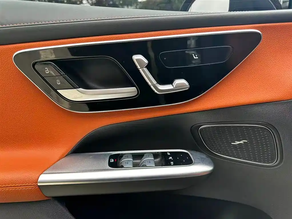Mercedes-Benz GLC 2023 GLC 260 L 4MATIC Sport 5-seater фото 17