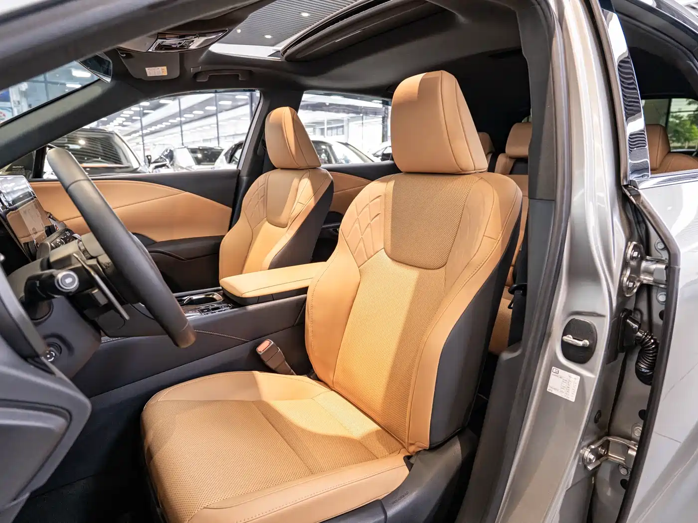 Lexus RX 2025 300 4WD Premium Edition фото 11