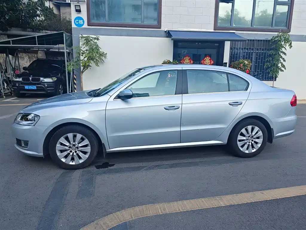 Volkswagen Lavida 2013 Facelift 1.4TSI DSG Comfort фото 3