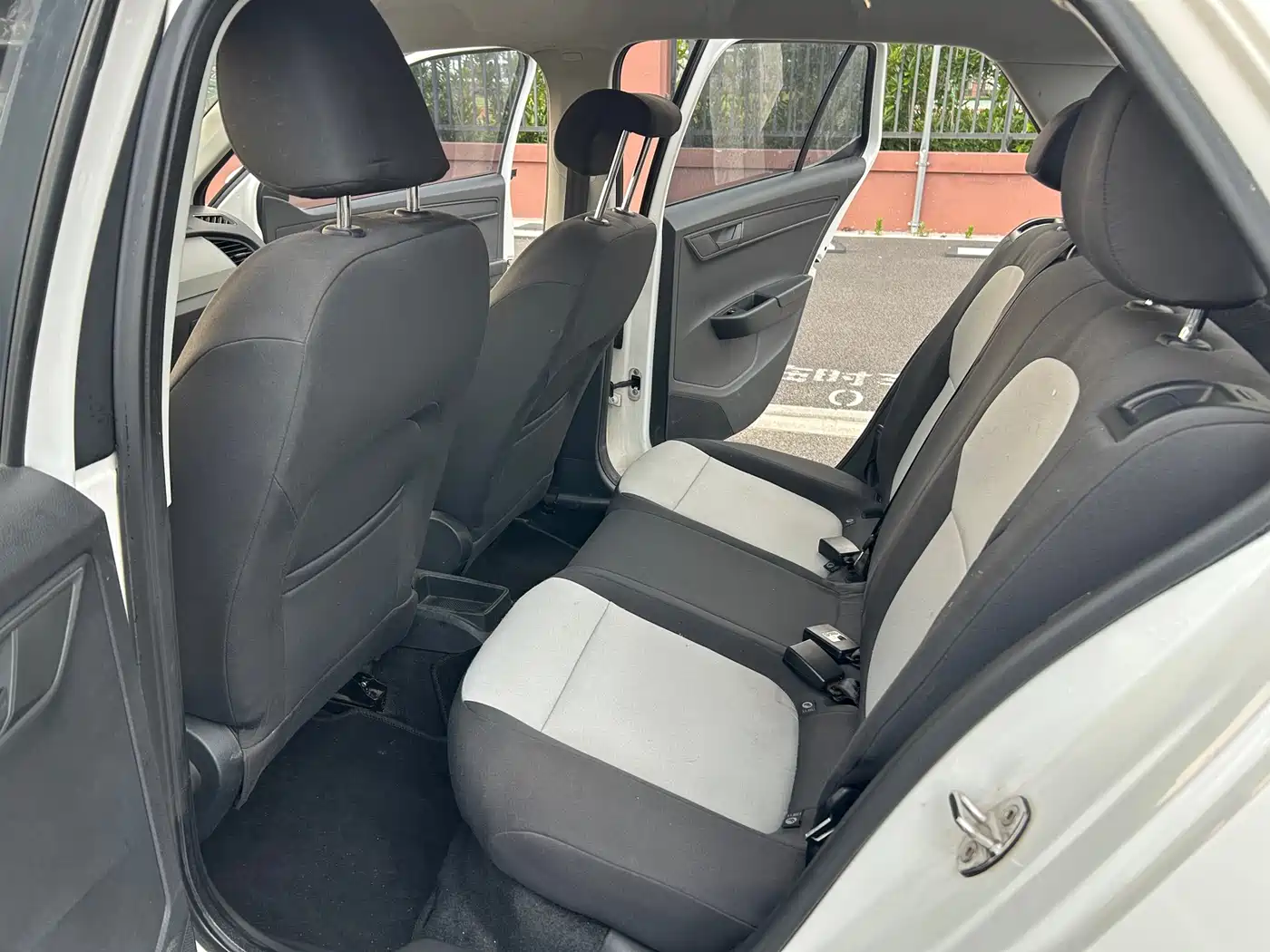 Škoda Fabia 2017 1.4L Manual Forward Edition фото 6