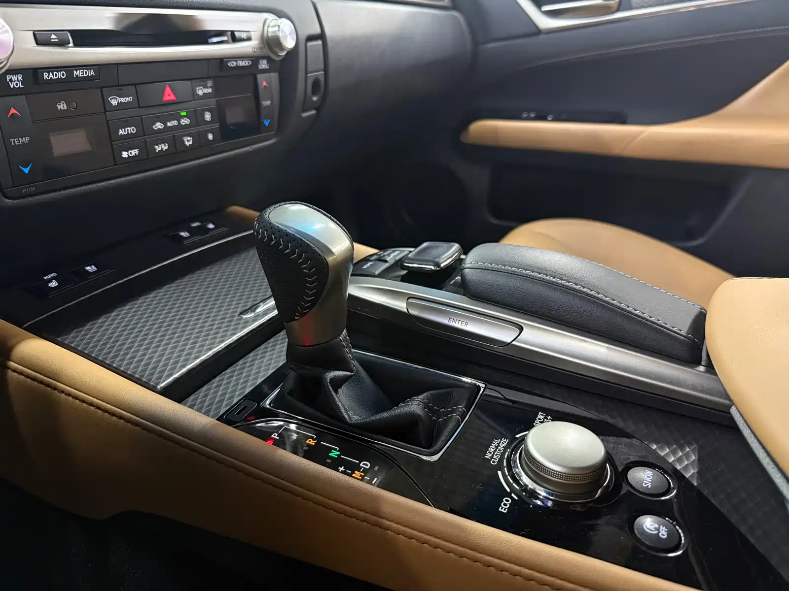 Фото 13 - Lexus GS