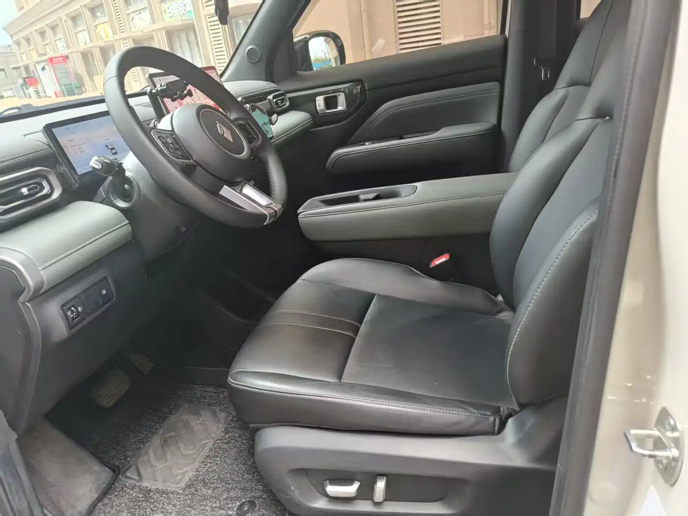 BAOJUN YUE ALSO PLUS