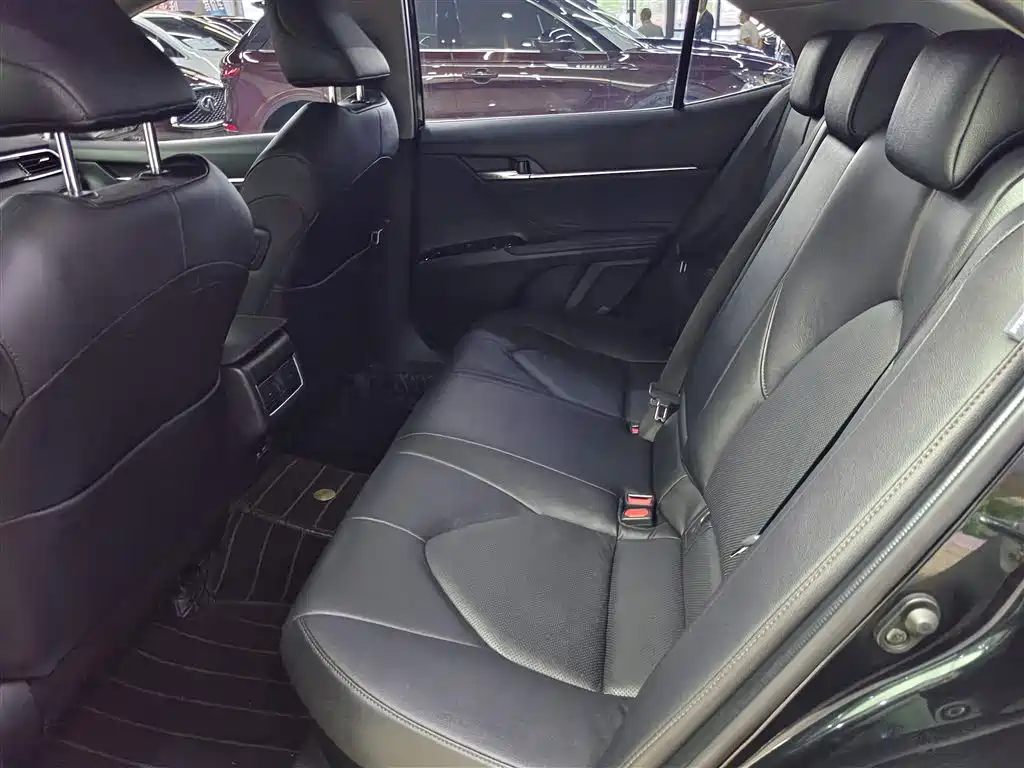 Toyota Camry 2021 Hybrid 2.5HGVP Leading Edition фото 11