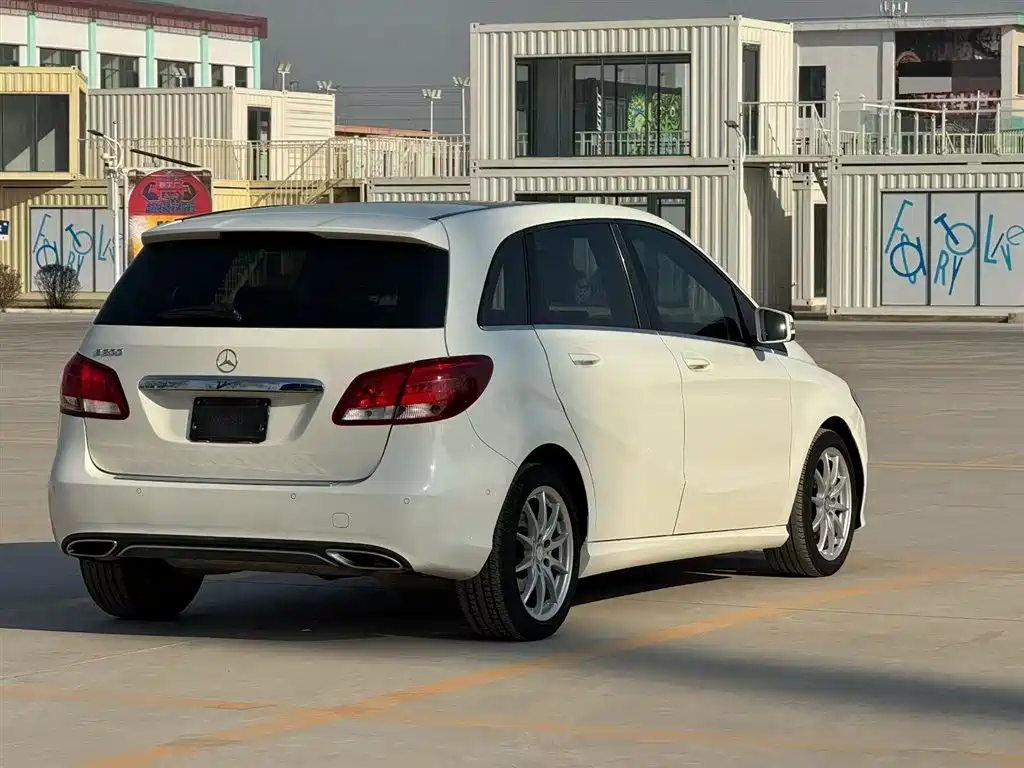Mercedes-Benz B-Class 2015 B 200 Dynamic фото 4