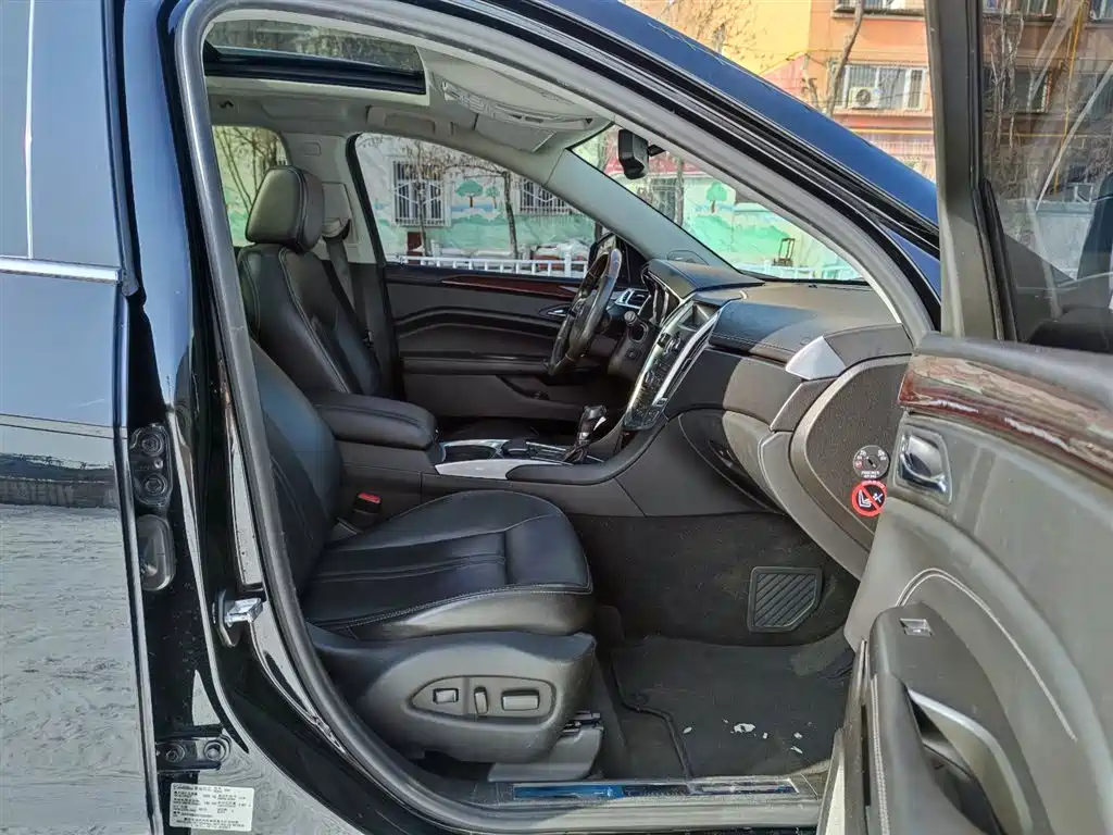 Cadillac SRX 2012 3.0L Luxury Model фото 8