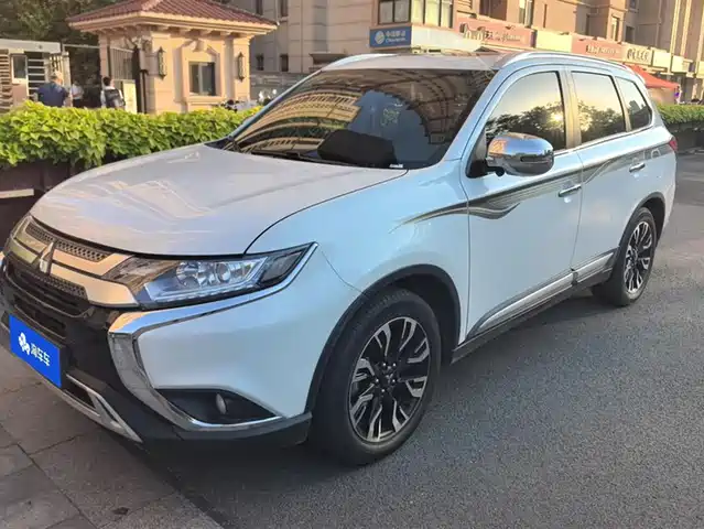 Mitsubishi Outlander 2020 2.0L 2WD Premium 7-seater