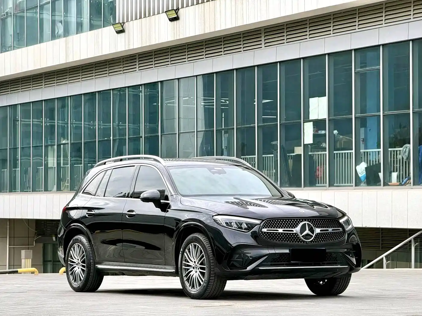 Mercedes-Benz GLC 2025 GLC 300 L 4MATIC Dynamic 5-seater фото 3