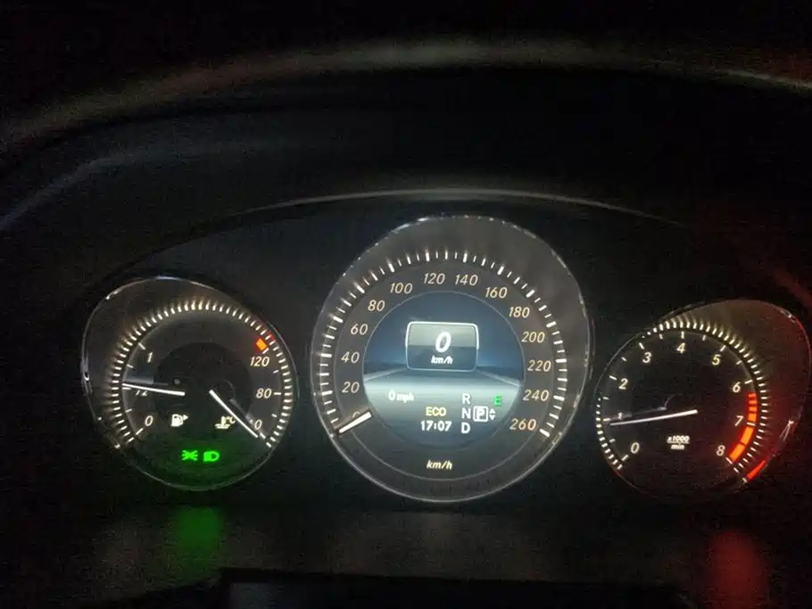 Mercedes-Benz GLK-Class 2015 GLK 260 4MATIC Fashion Ultimate Edition фото 14