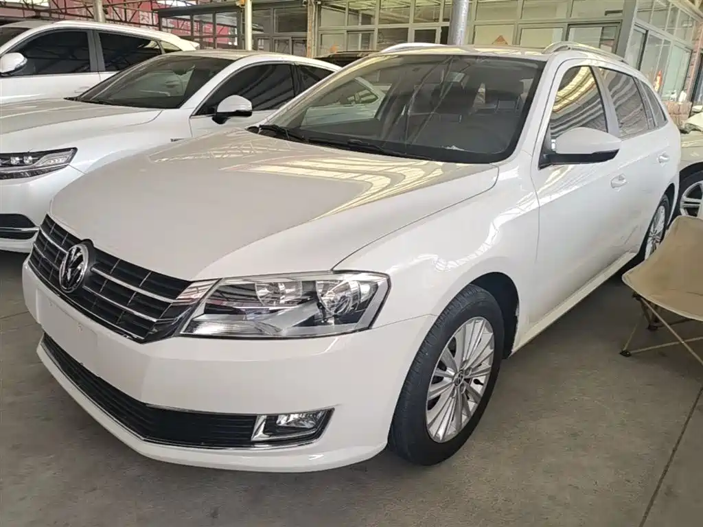 Volkswagen Lavida Tour 2013 1.4TSI Automatic Comfort фото 2