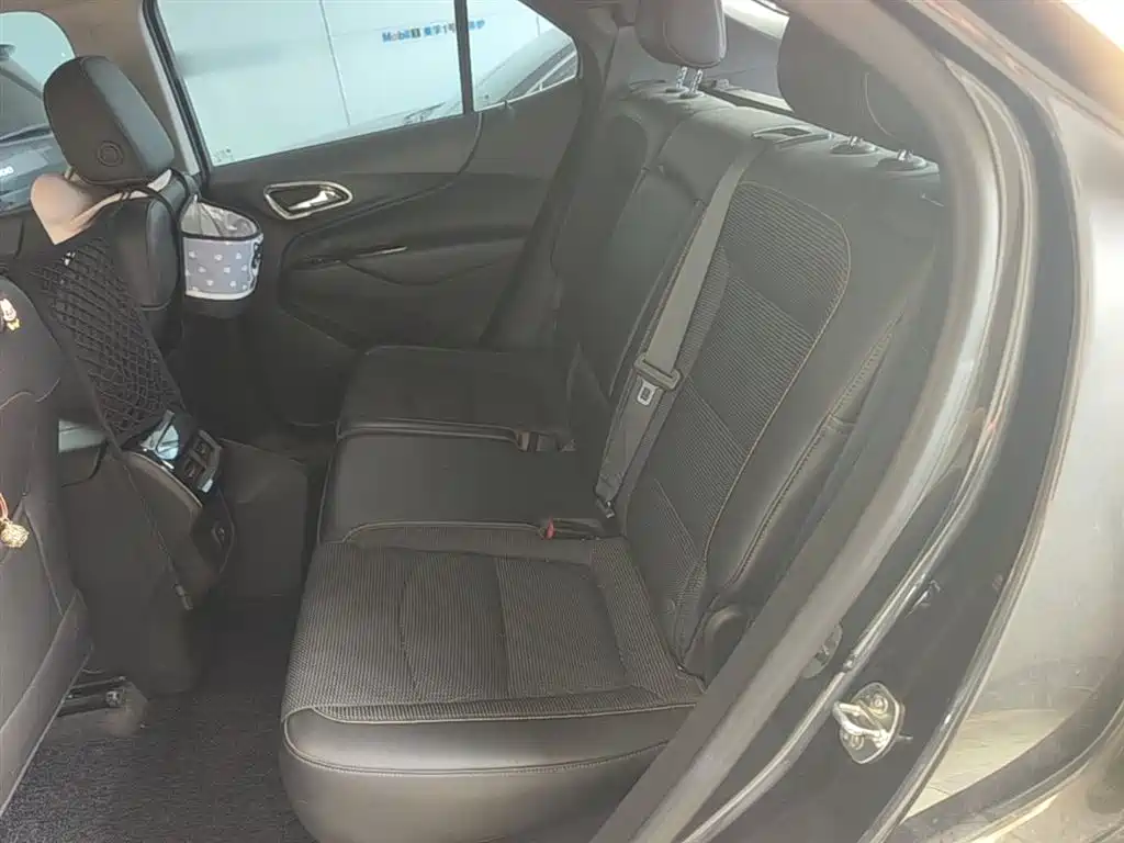 Chevrolet Equinox 2018 535T Automatic Galloping Edition фото 17
