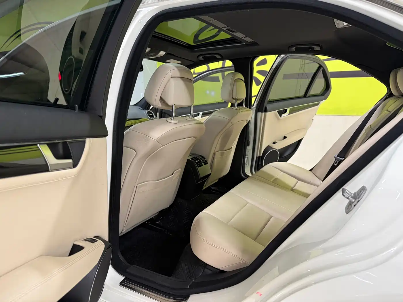Mercedes-Benz C-Class 2011 C 300 Fashion фото 15