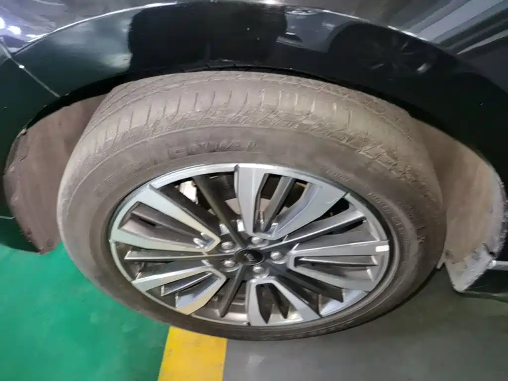 Фото 23 - Ford Edge