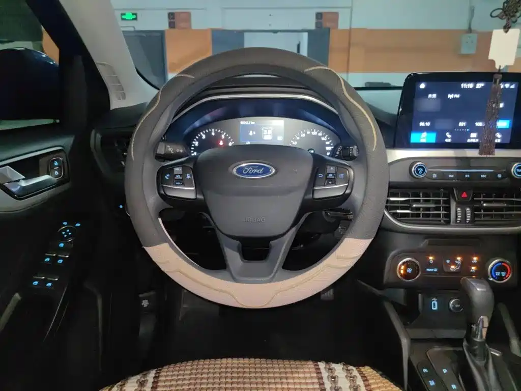 Фото 3 - Ford Focus