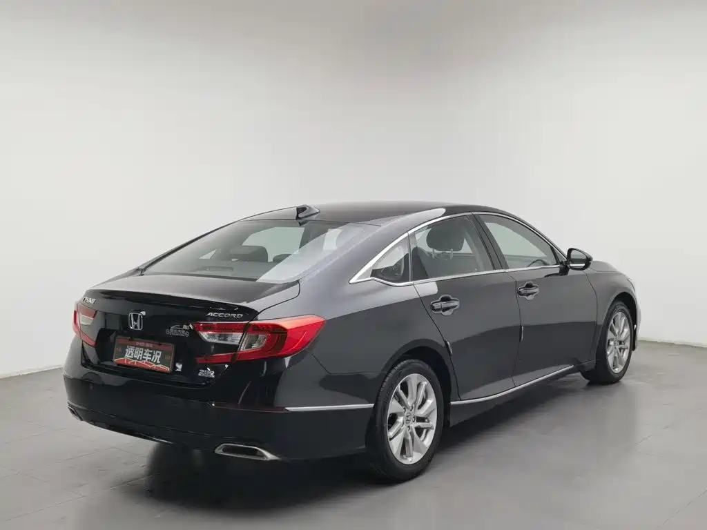 Фото 2 - Honda Accord