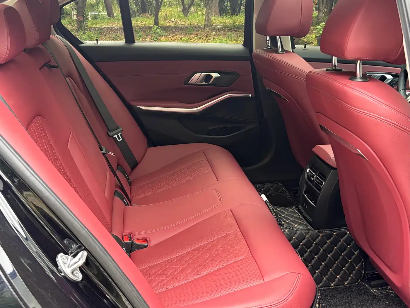 BMW 3 Series 2024 325i M Sport Package фото 10