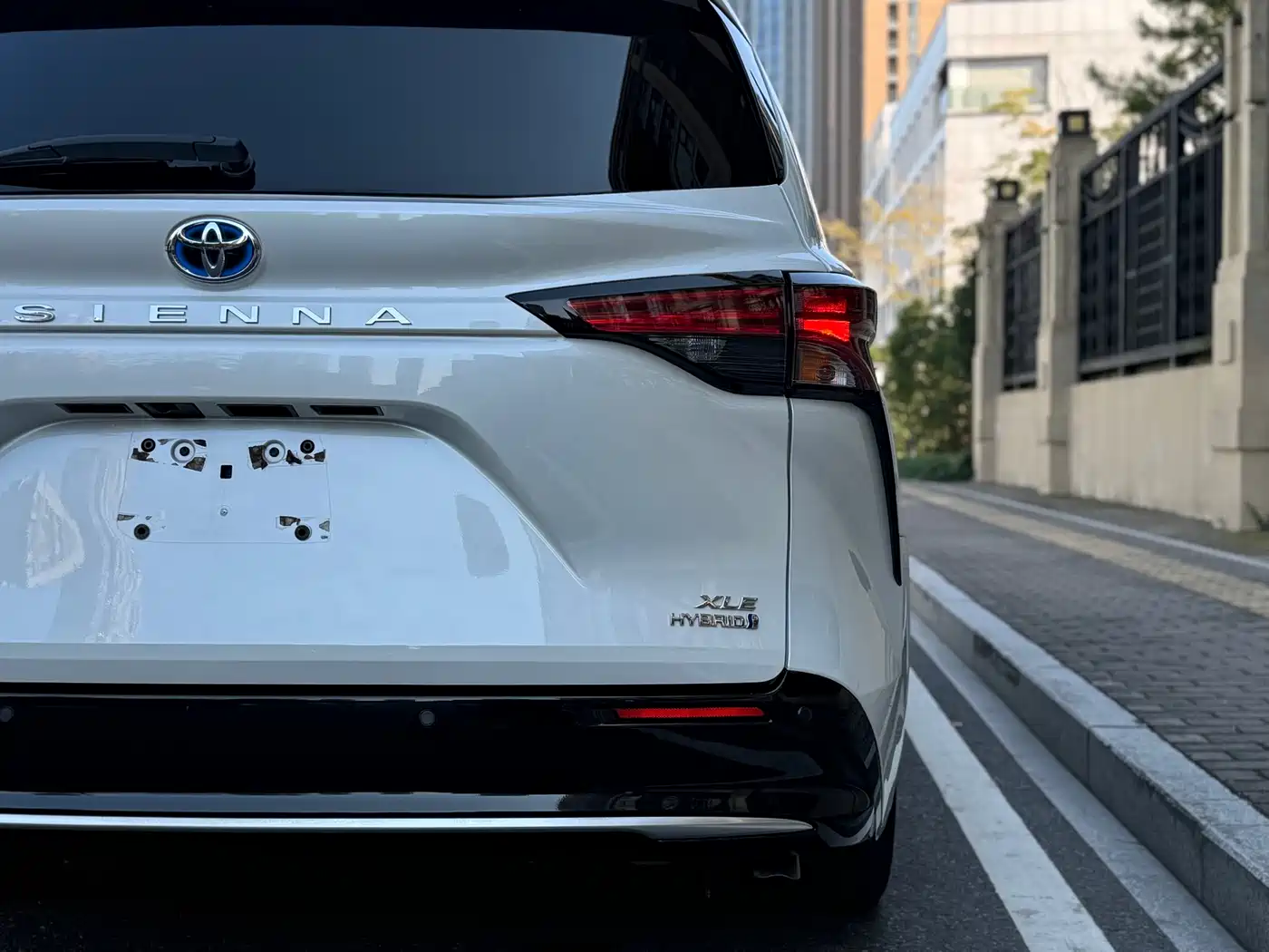 Toyota Sienna 2021 2.5L Hybrid Luxury Edition фото 6