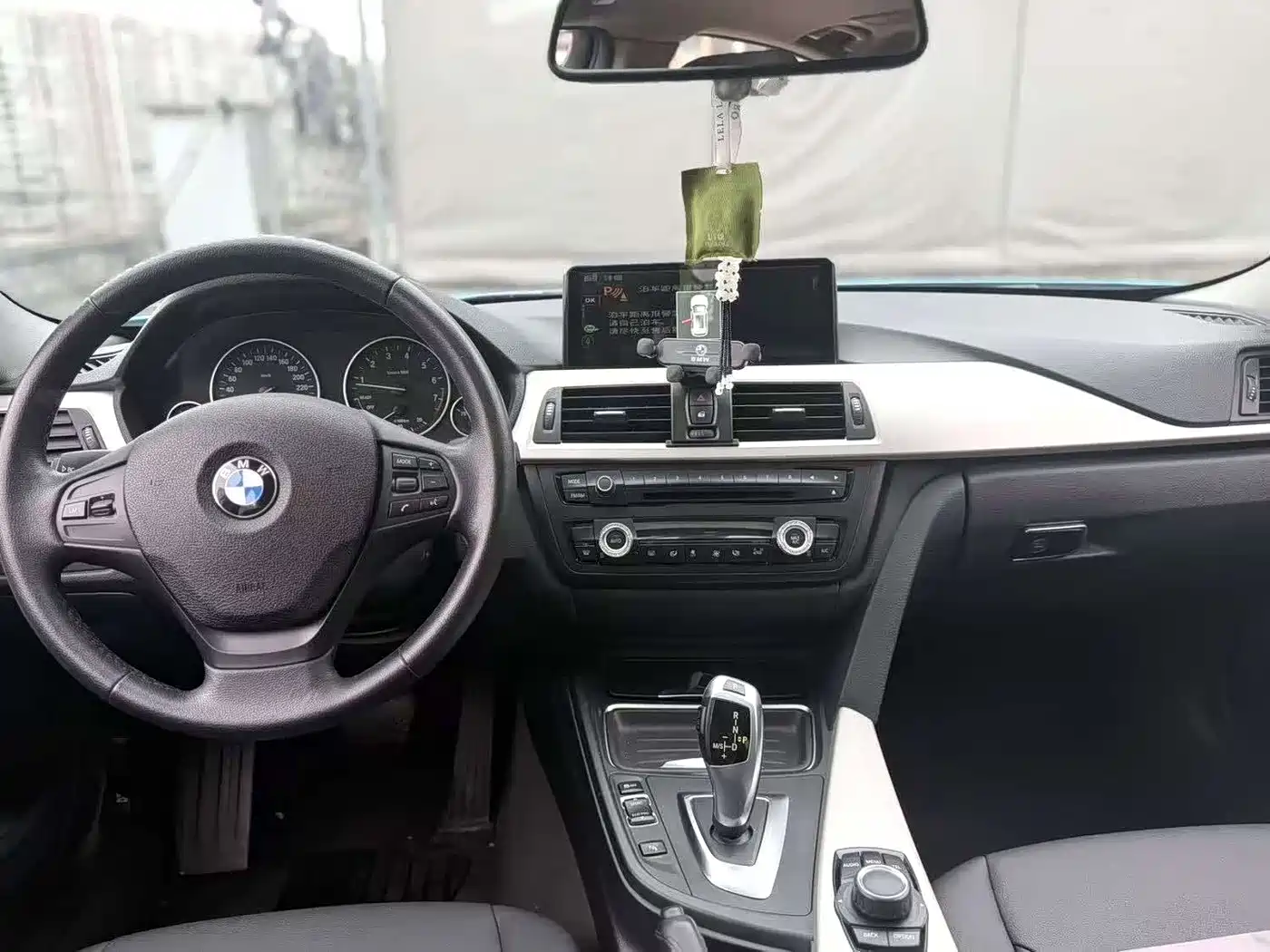 BMW 3 Series 2014 320Li Fashion фото 5