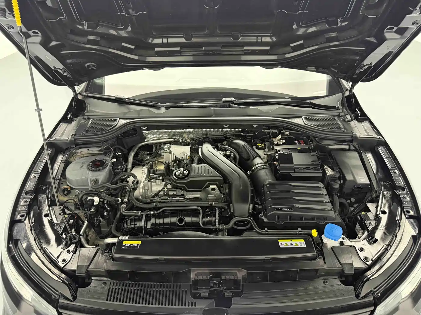 Volkswagen Golf 2026 2025 Facelift 300TSI R-Line