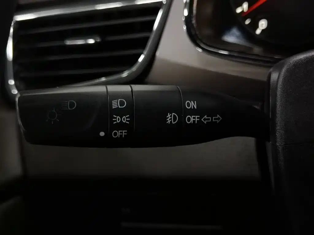 Baojun 310W 2018 2017 1.5L Manual Fashion Edition (China V)