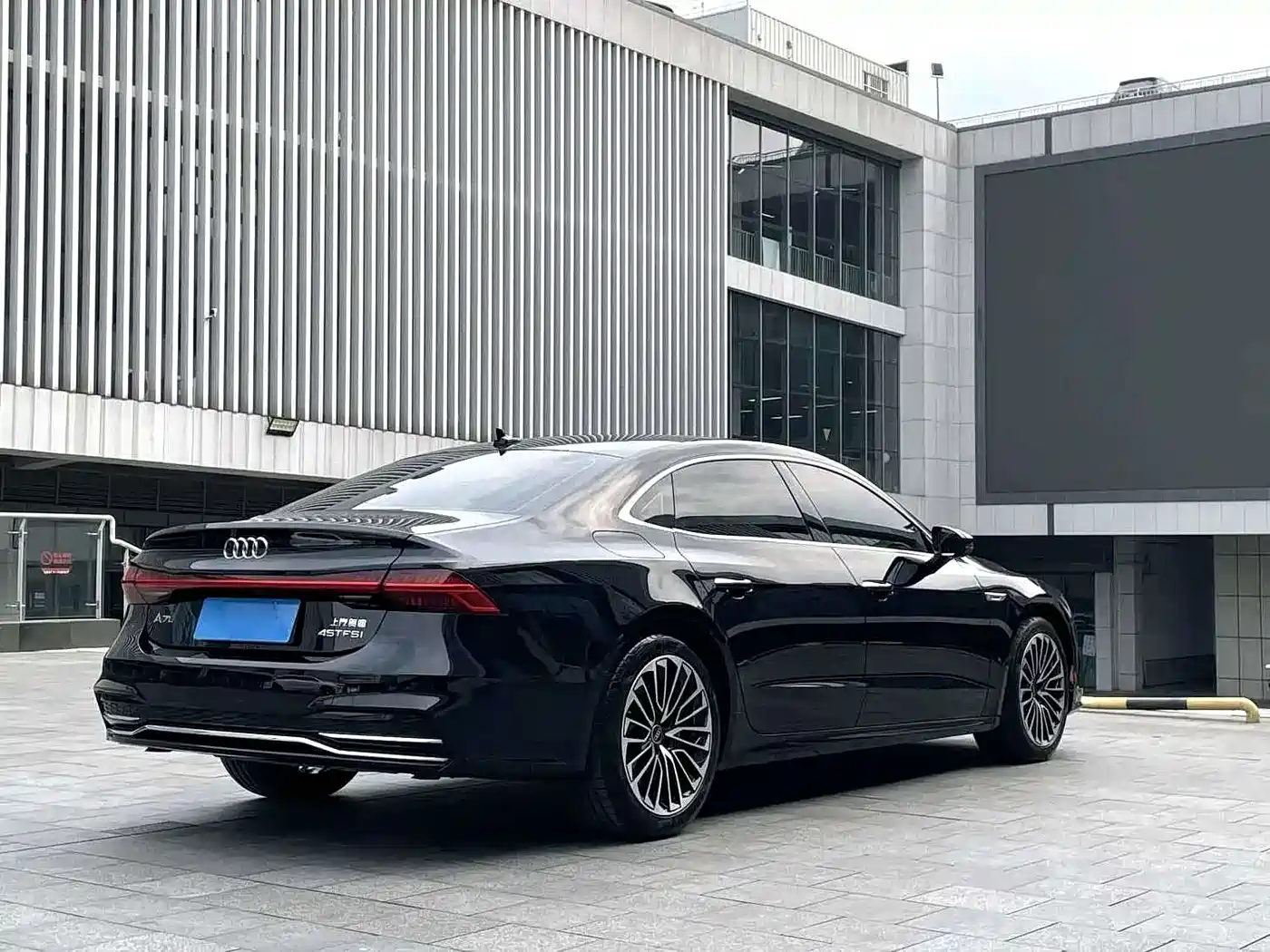 Audi A7L 2024 45 TFSI Luxury фото 7