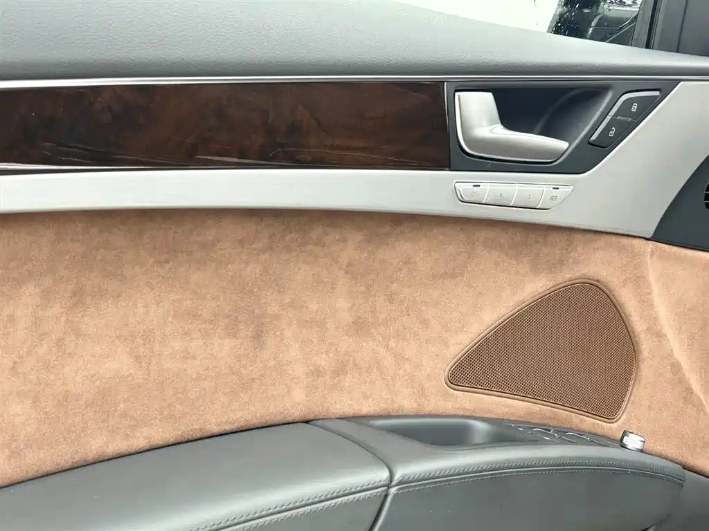 Audi A8 2014 A8L 45 TFSI quattro Luxury фото 7