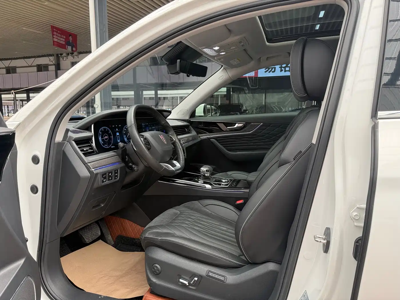 Фото 7 - Hongqi HS5