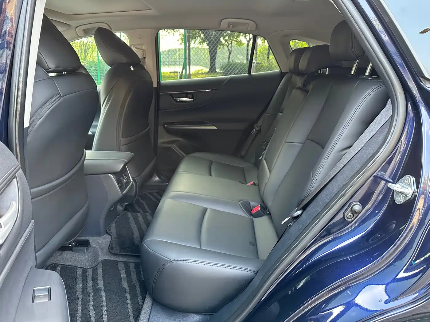 Toyota Lingfang HARRIER 2023 2.0L CVT 2WD Progressive Edition фото 12