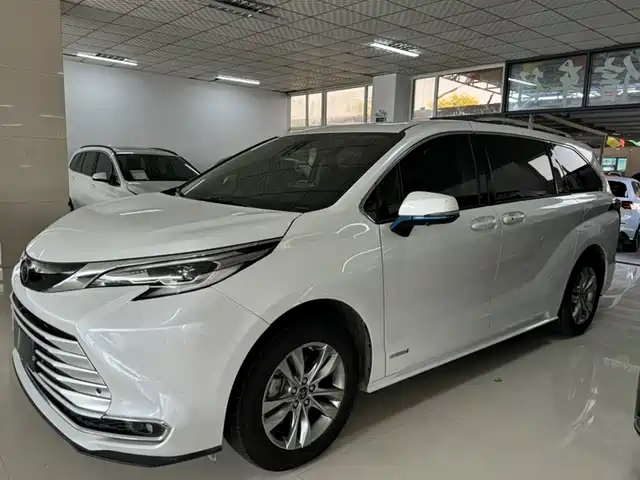 Toyota Sienna 2.5L, гибрид, Комфорт