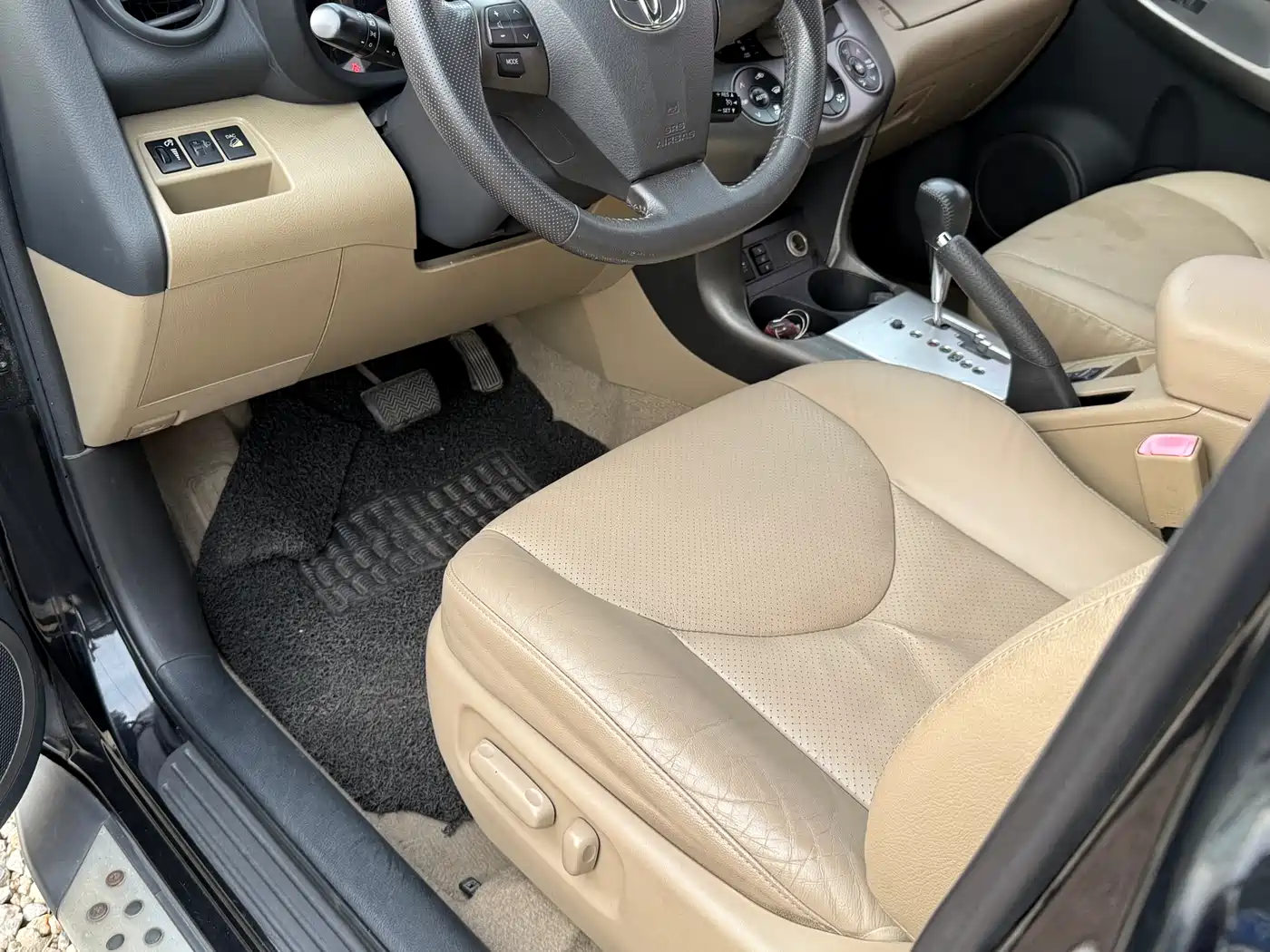 Toyota RAV4 Rongfang 2013 Special Edition 2.0L Auto Elite фото 5