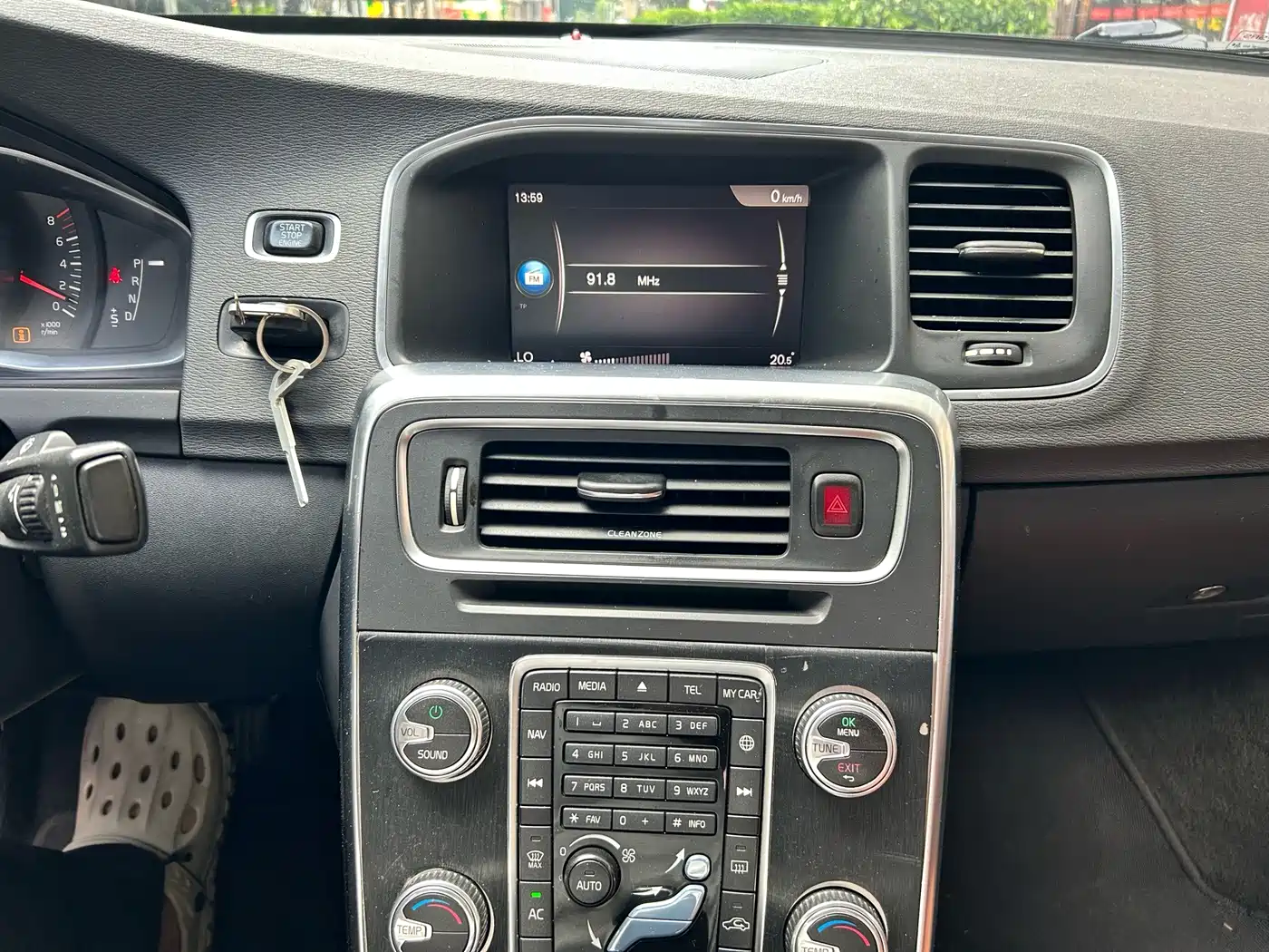 Фото 11 - Volvo S60