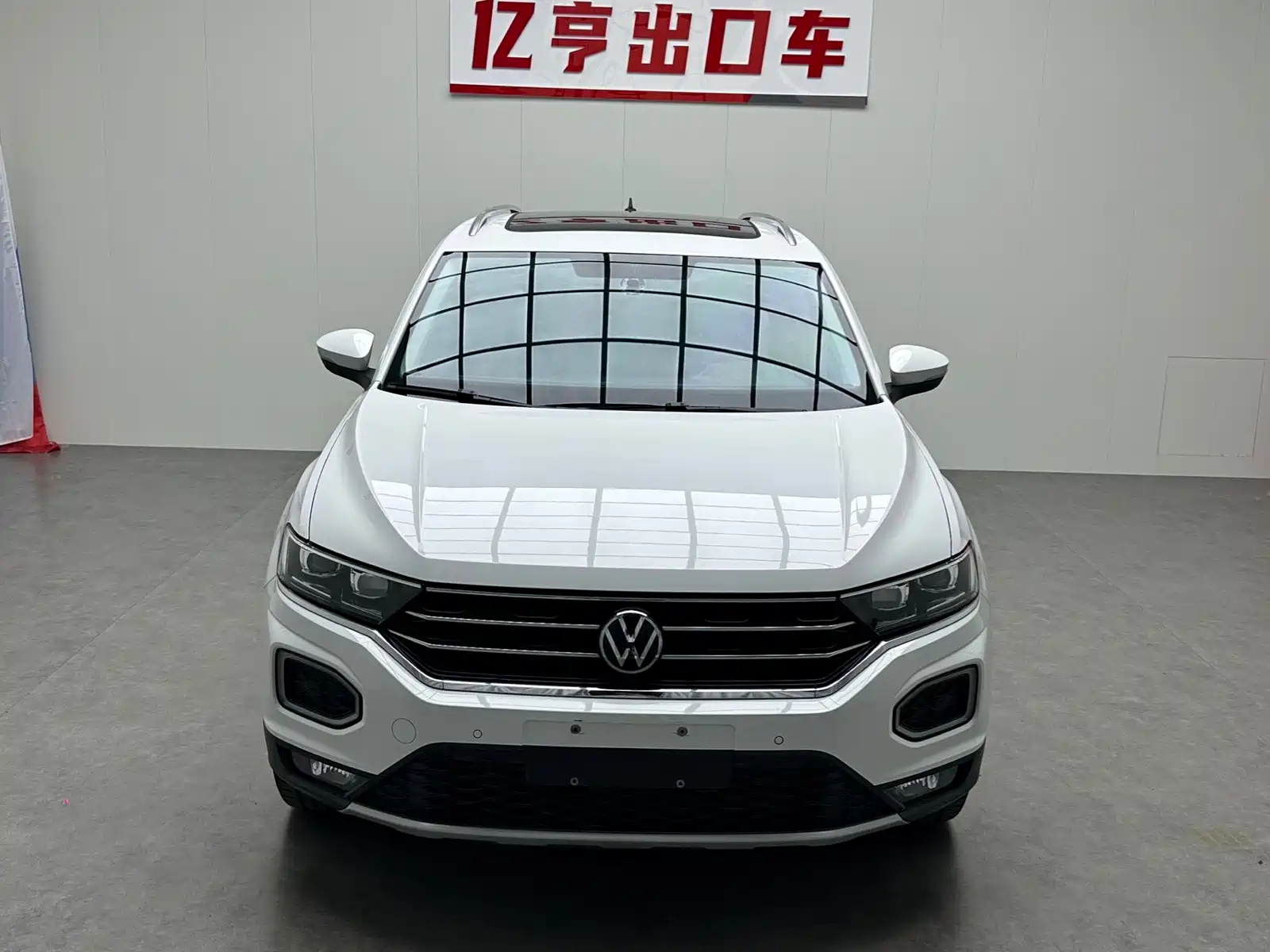 Фото 2 - Volkswagen T-ROC