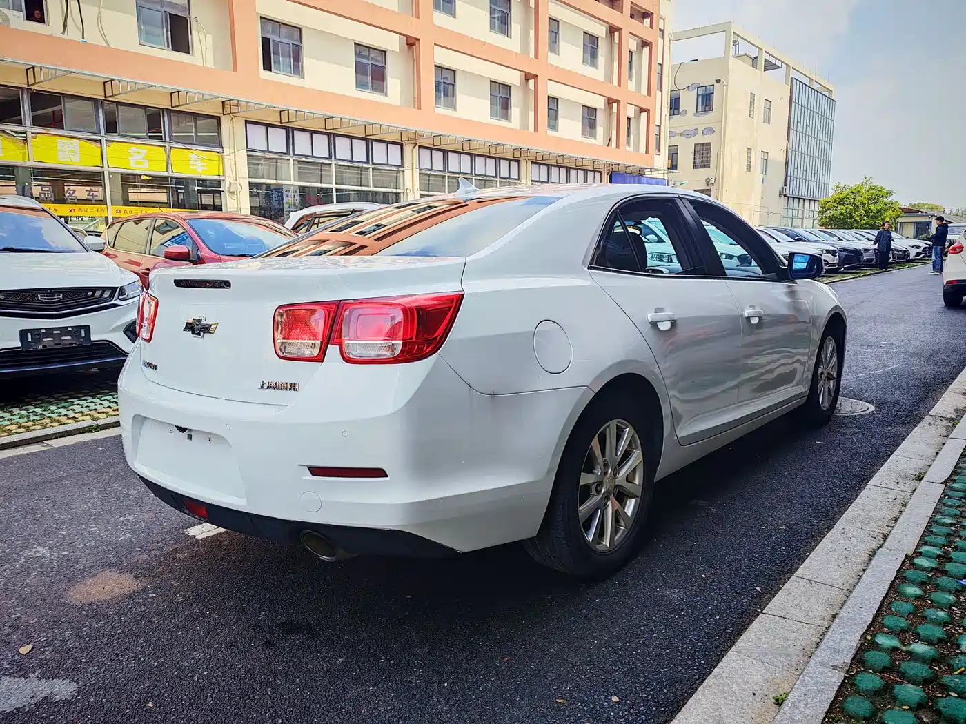 Chevrolet Malibu 2012 2.0L Automatic Luxury Edition фото 4