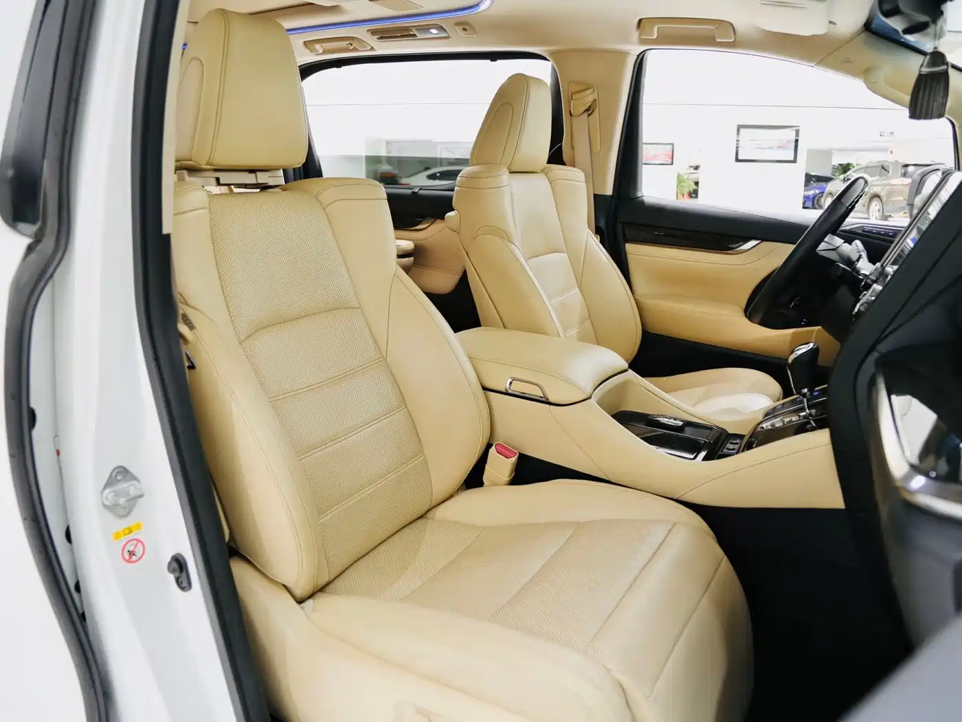 Фото 7 - Toyota Alphard