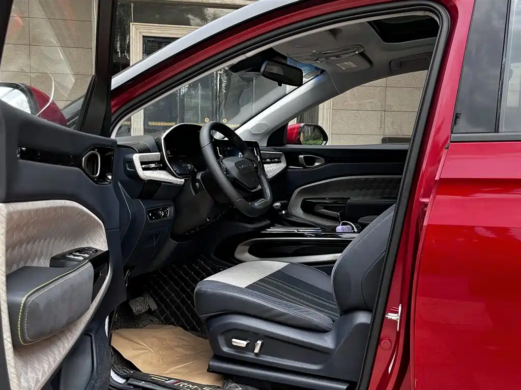 Baojun RM-5 2020 2019 1.5T CVT 24-hour Online Premium 6-seater