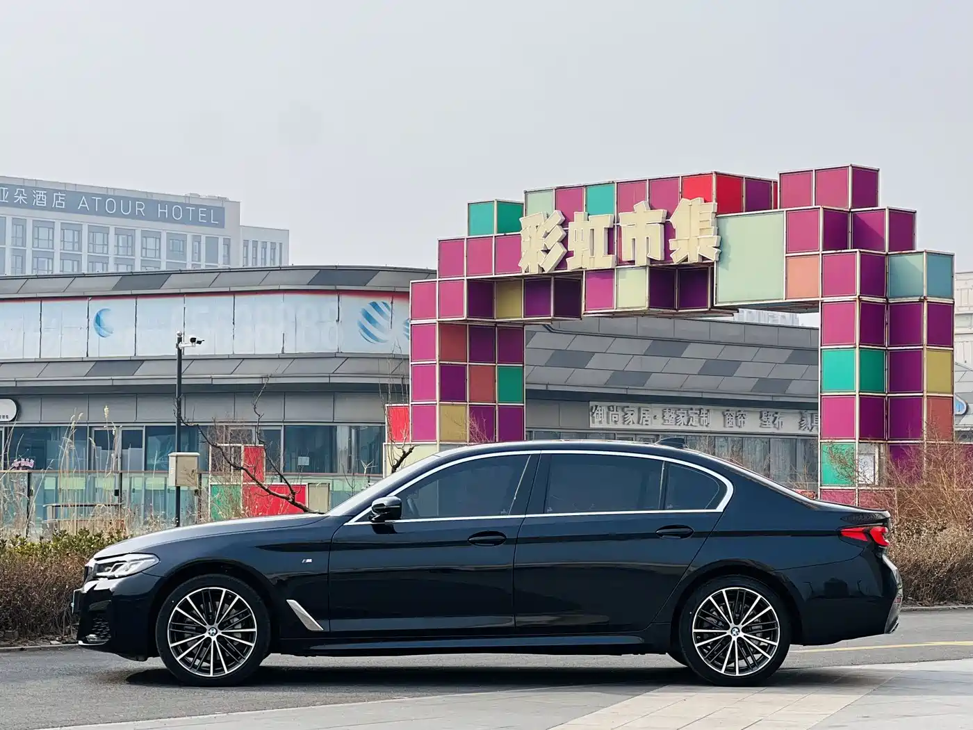 BMW 5 Series 2023 530Li xDrive M Sport Package фото 3