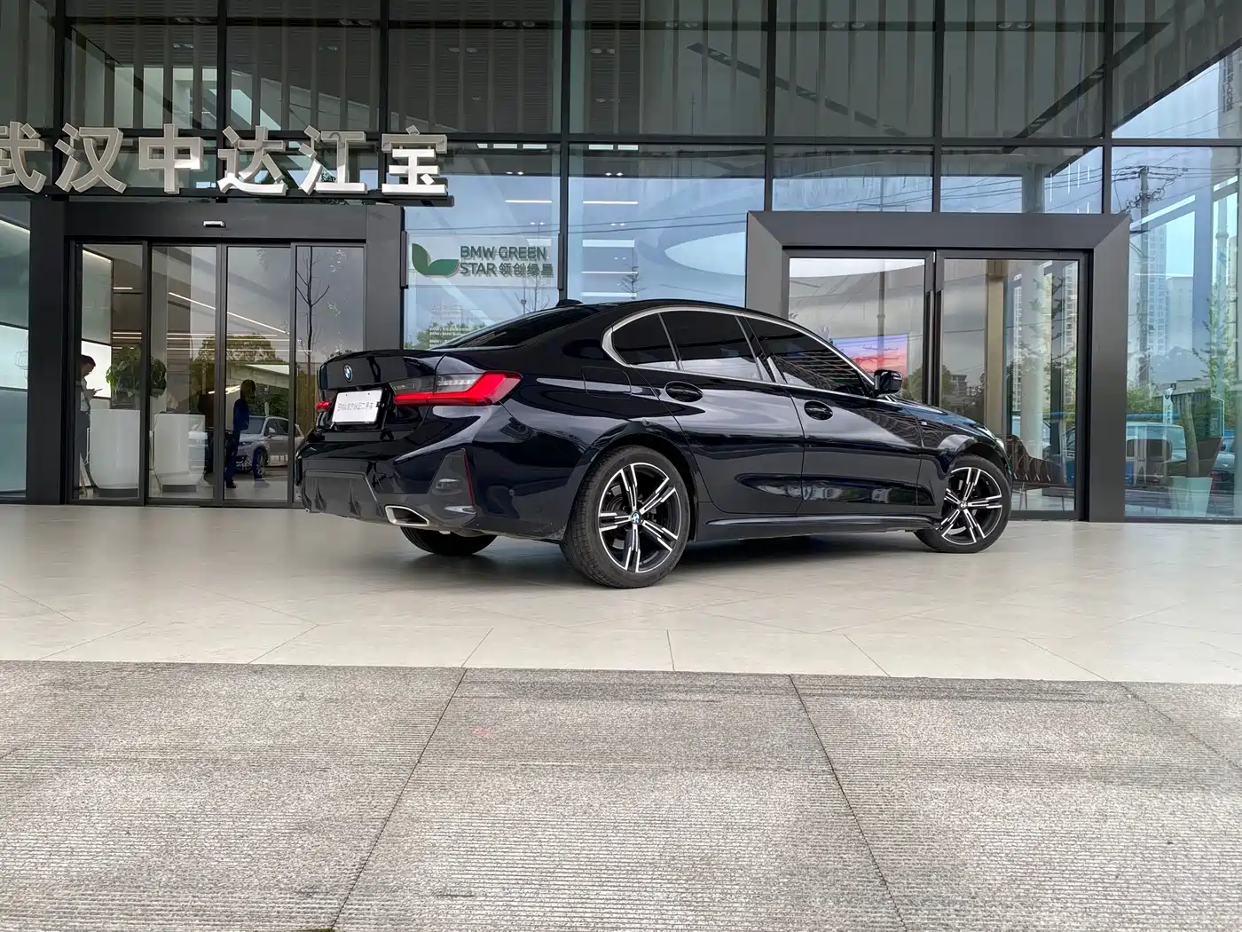 BMW 3-SERIES