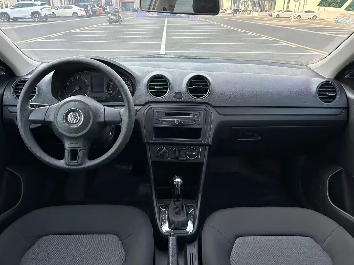 Volkswagen Jetta 2013 1.6L Automatic Fashion фото 5