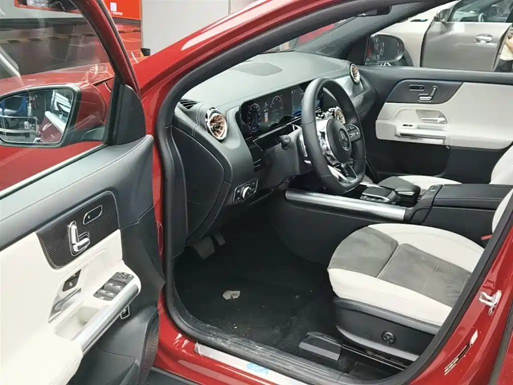 Mercedes-Benz EQA 2022 EQA 300 4MATIC Launch Special Edition фото 16