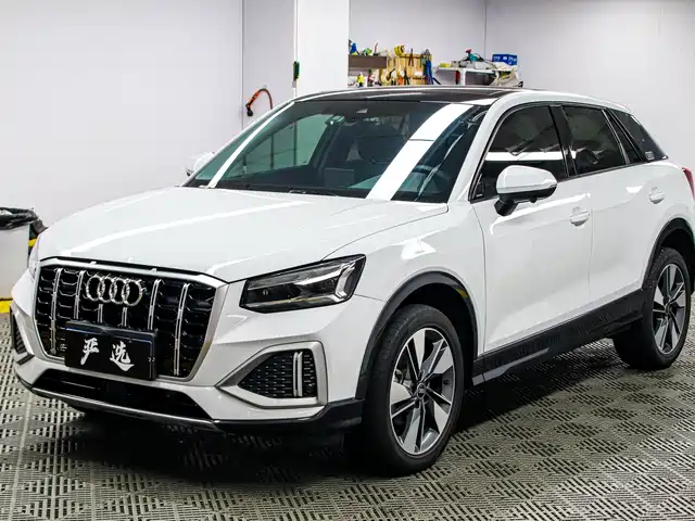 Audi Q2L 35 TFSI, Stylish Elegant
