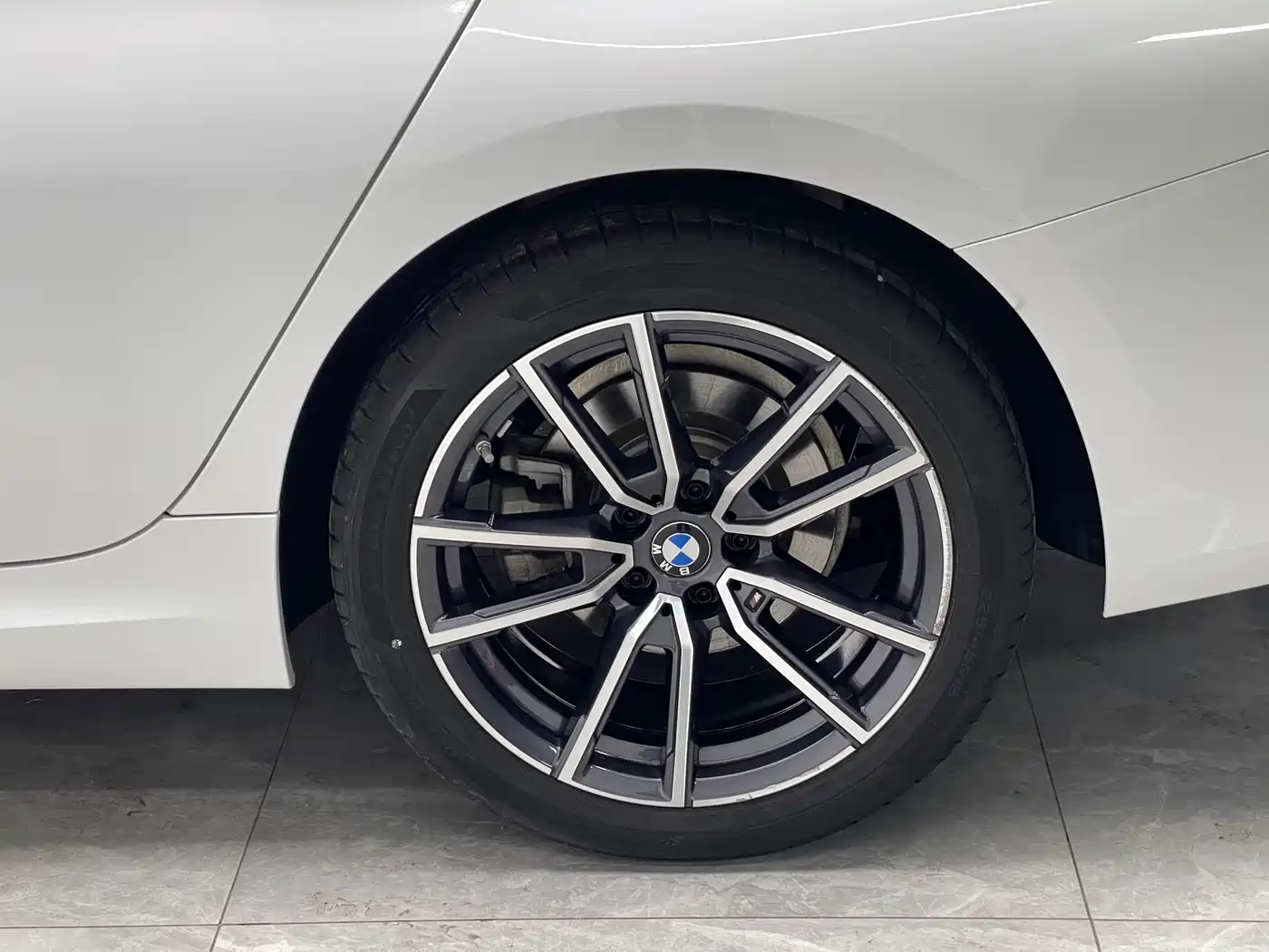 BMW 3 Series 2024 325Li M Sport Package фото 19