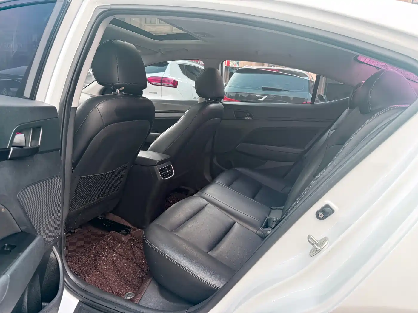 Hyundai Elantra 2018 1.4T DCT Dynamic·Vitality Model фото 12