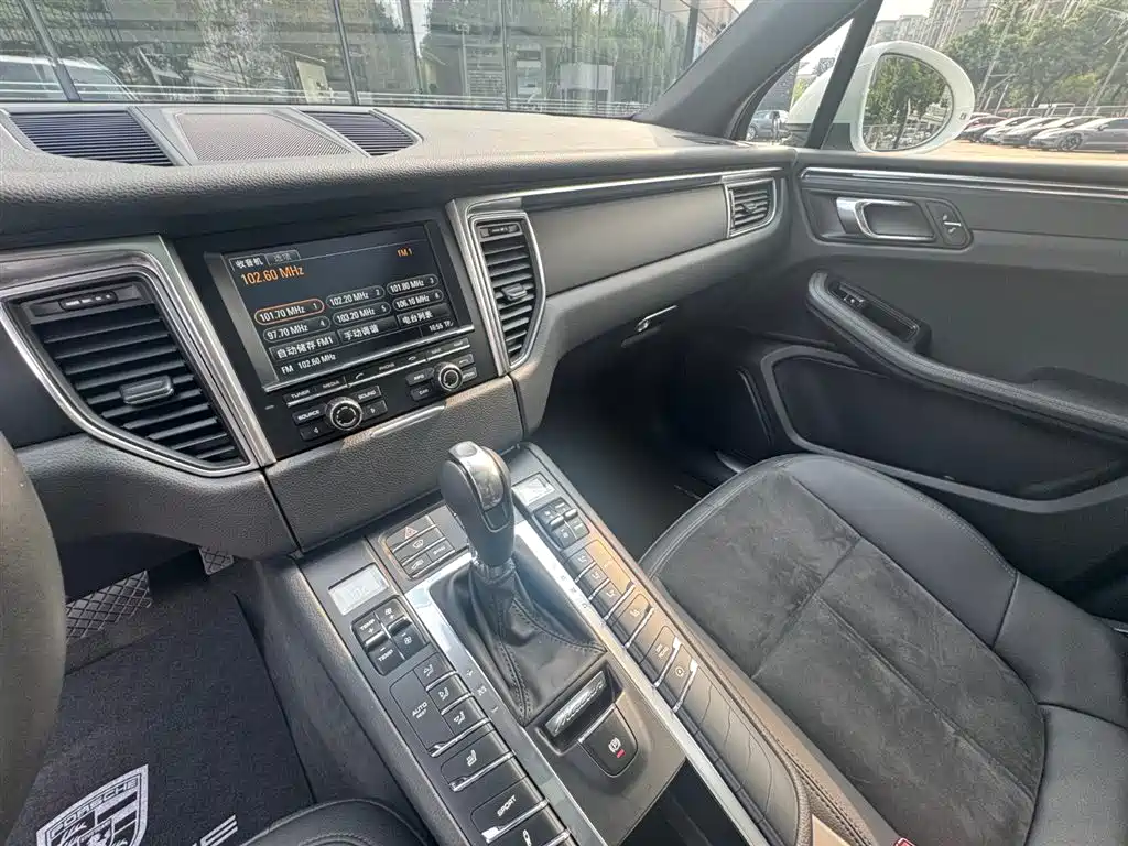 Porsche Macan 2014 Macan 2.0T фото 11