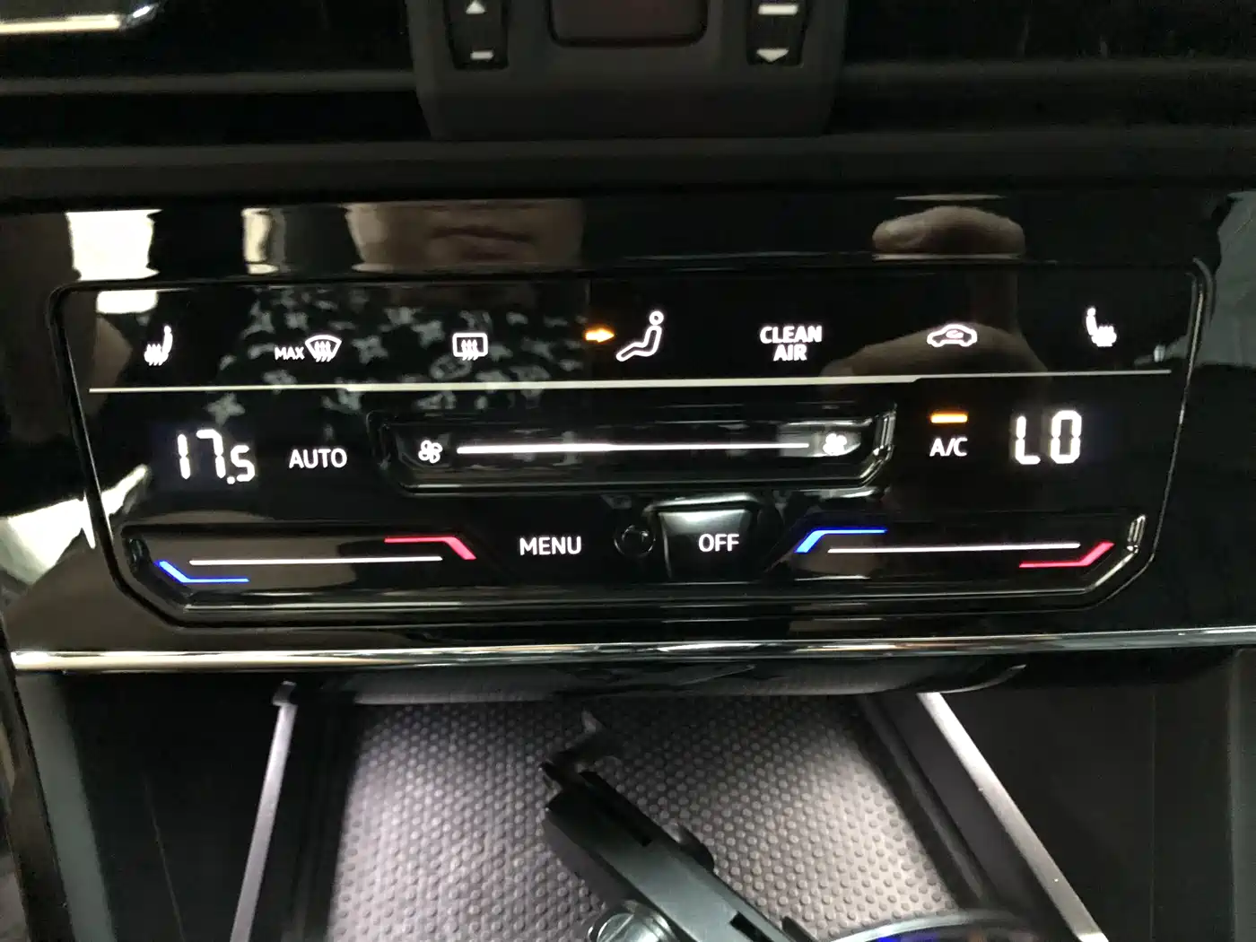 Volkswagen Passat 2023 280TSI Starlight Elite Edition фото 16