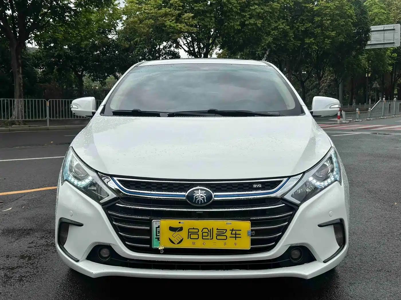 BYD Qin New Energy 2017 1.5T Premium Model фото 2