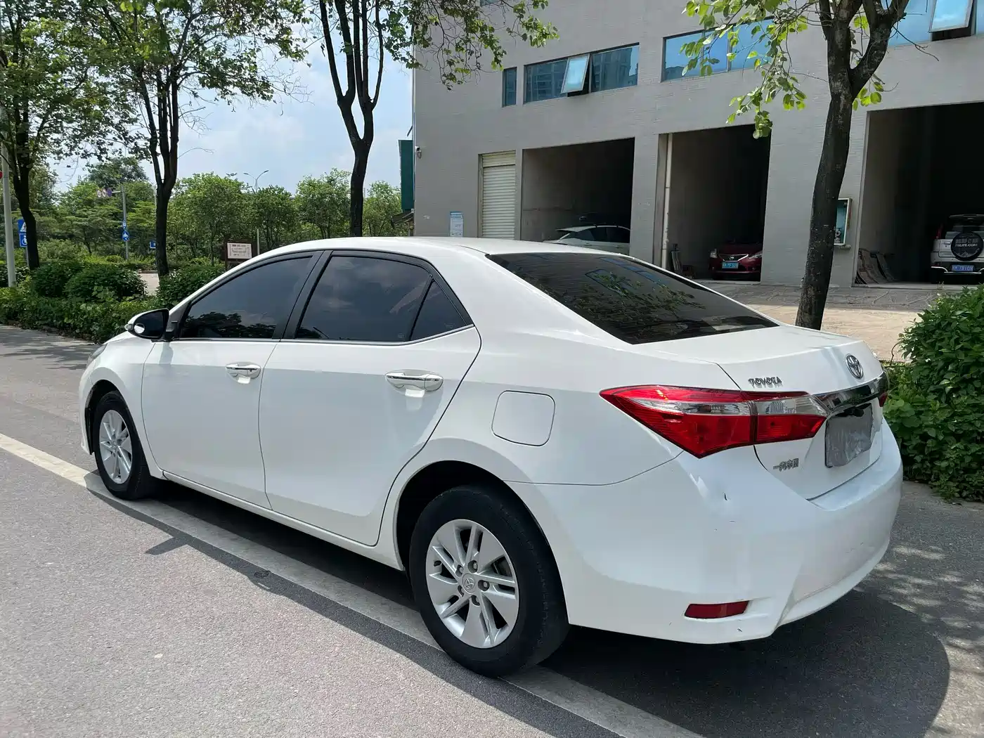 Toyota Corolla 2017 1.6L CVT GL фото 6