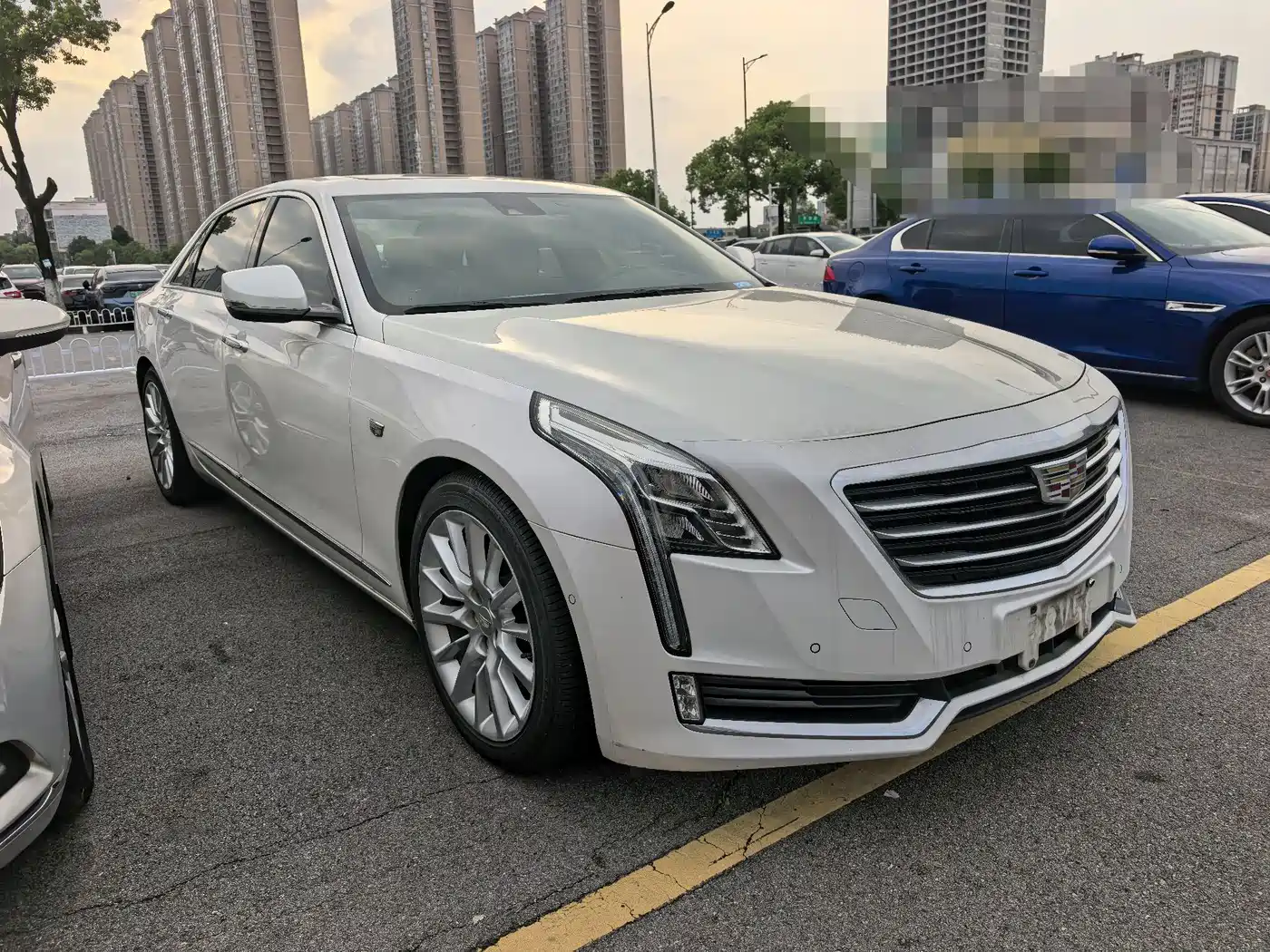 Cadillac CT6 2016 28T Leading фото 3